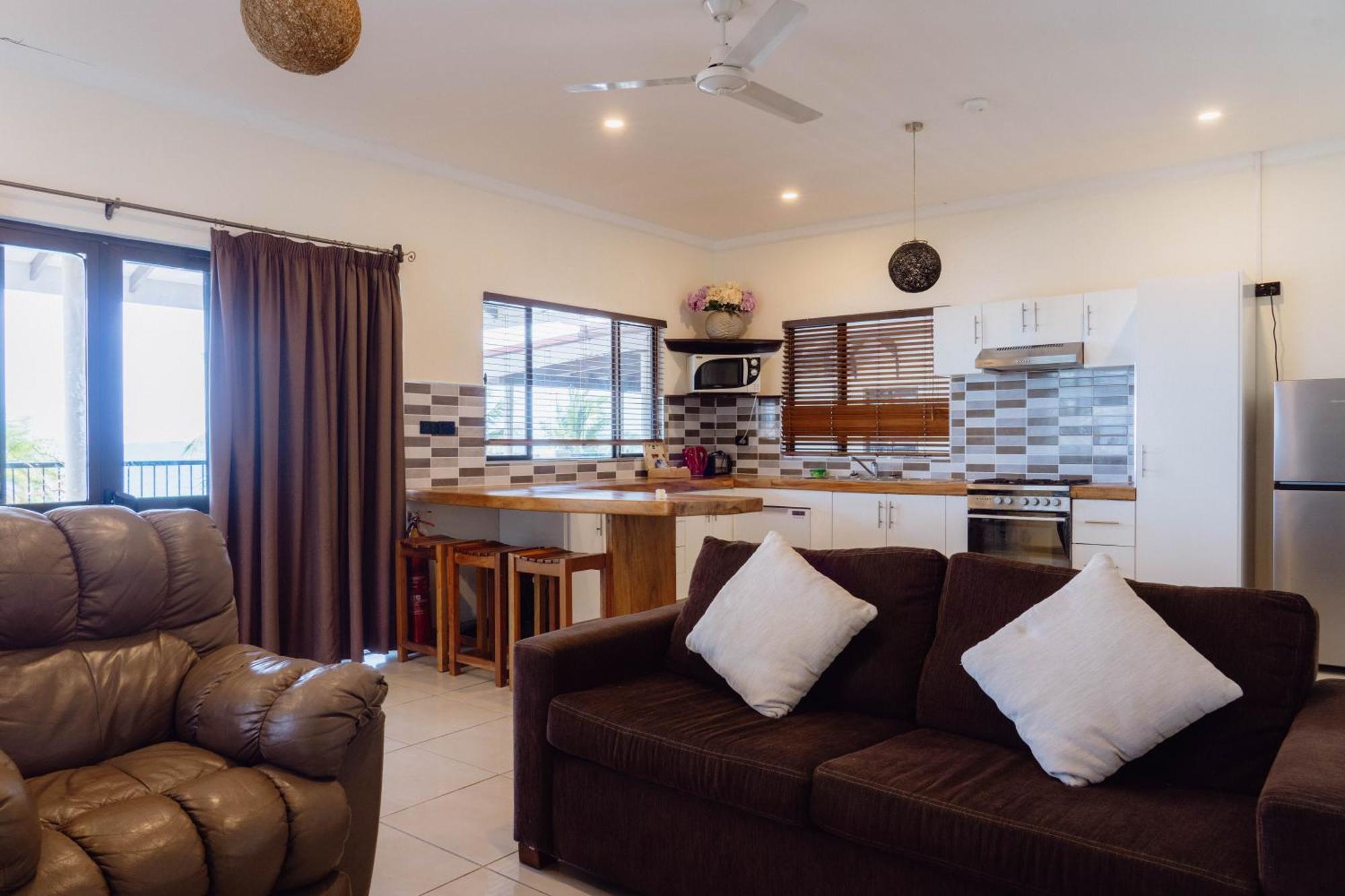 Smugglers Cove Beach Resort & Hotel Nadi Buitenkant foto
