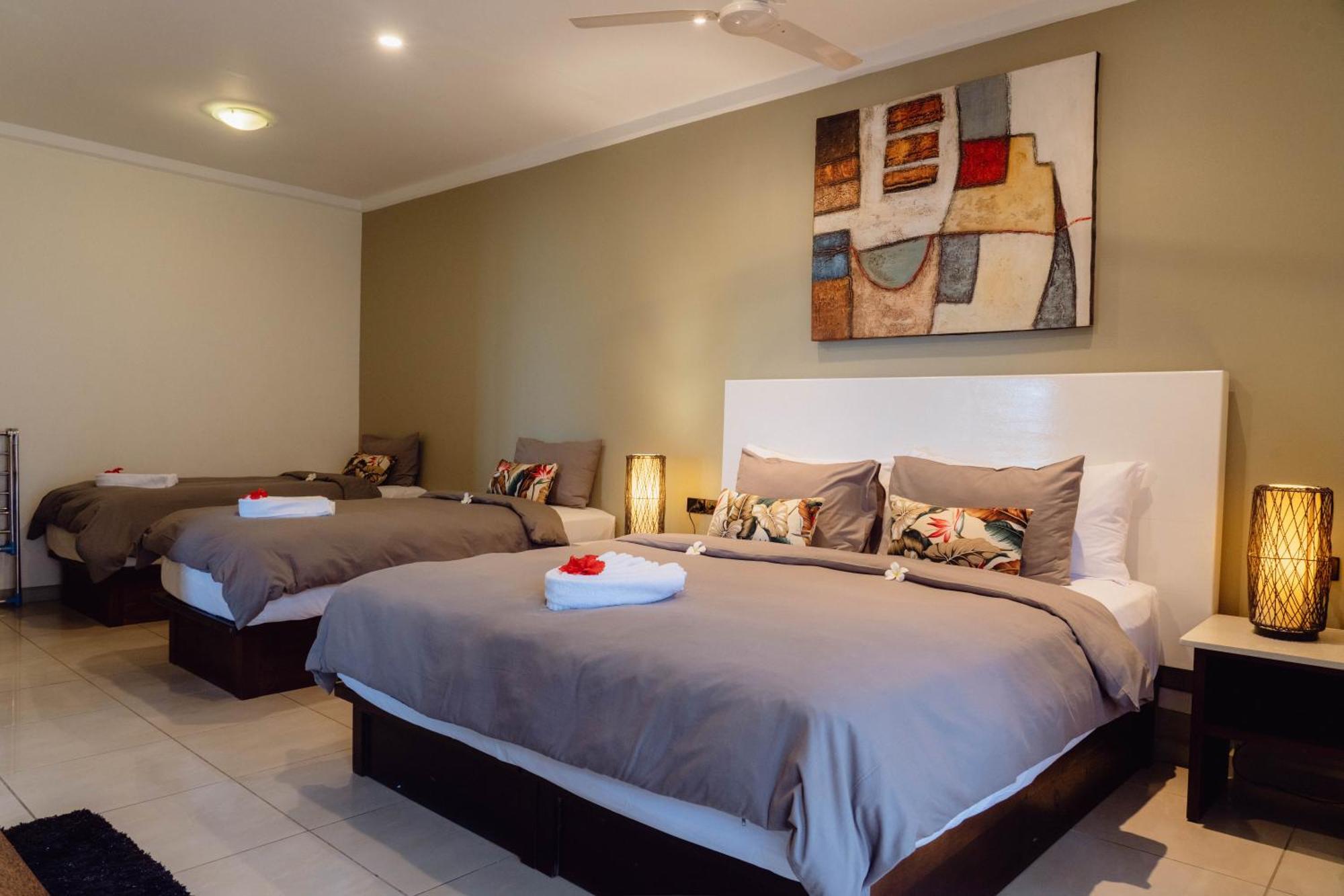 Smugglers Cove Beach Resort & Hotel Nadi Buitenkant foto